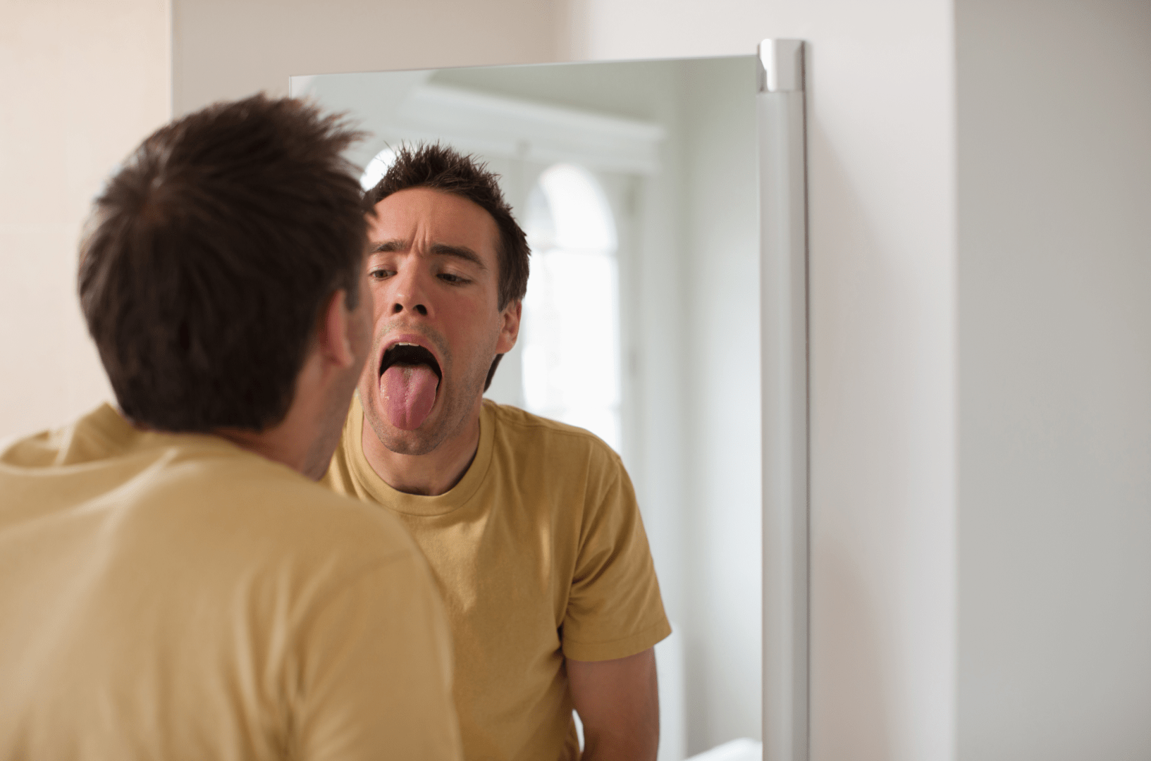 Жовтий наліт на язику