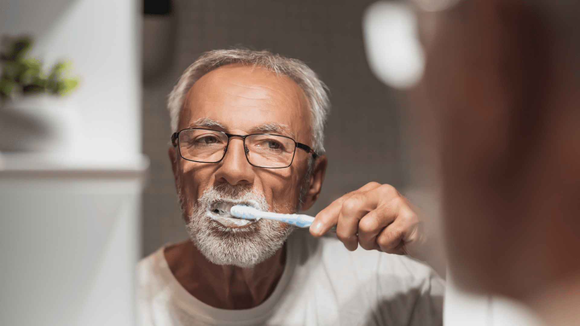 Догляд за порожниною рота в літньому віці