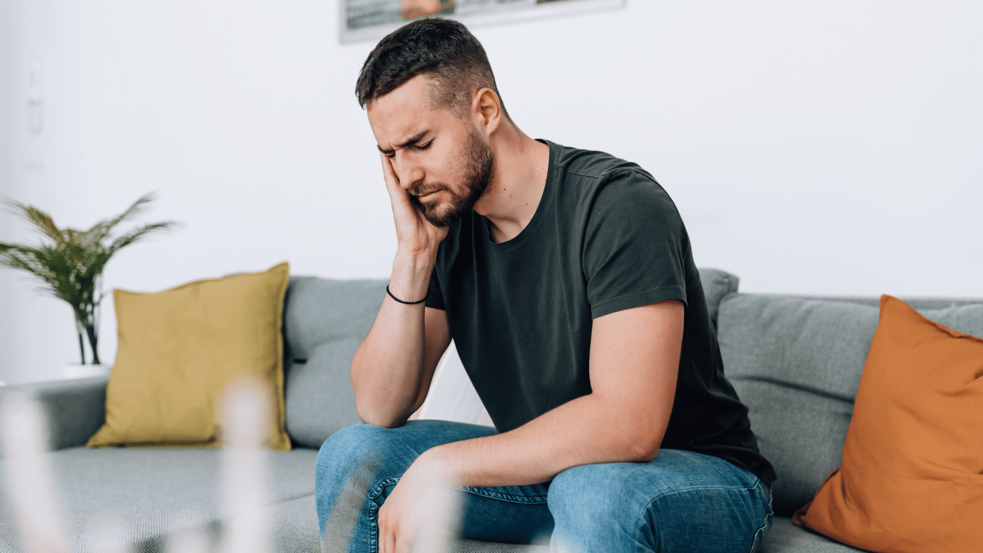 Болить зуб при натисканні